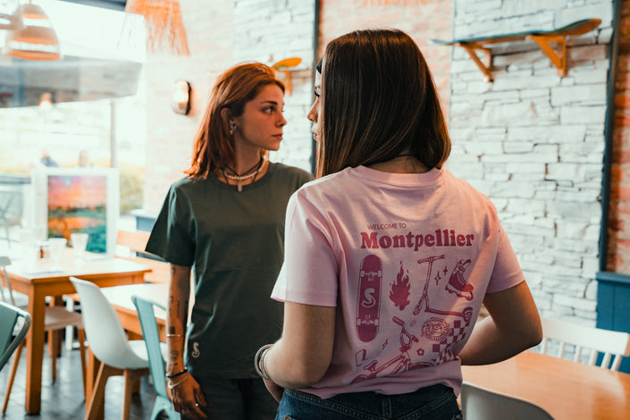 T-Shirt Riding Woman