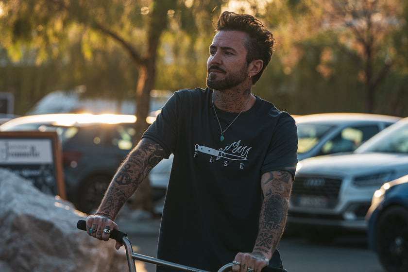 T-shirt Ride by Alex Jumelin